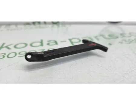 Ручка відкриття капоту Volkswagen Golf 4 1J0823593C VAG (1J0823593C) Ручка відкриття капоту Volkswagen Golf 4 1J0823593C VAG (1J0823593C)