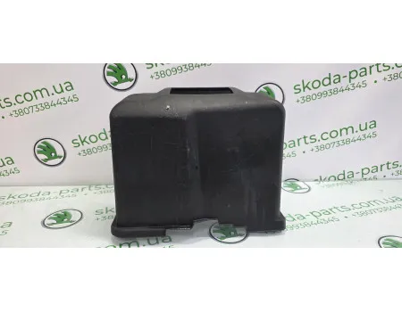 Кришка акамуляторної батареї Skoda Octavia Tour бензин Кришка акамуляторної батареї Skoda Octavia Tour бензин