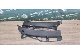Вітрова панель Жабо Skoda Octavia Tour 1U0819404C дві частини VAG (1U0819404C)