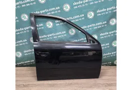 Двері передні праві Skoda Octavia Tour колір чорний 9910  без корозії з незначною вмятиною