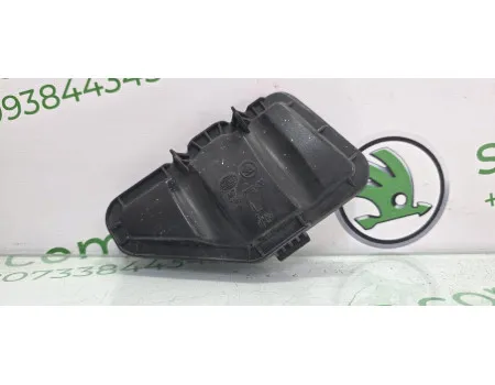 Кришка лівої фари Skoda Superb VAG (24675500) Кришка лівої фари Skoda Superb VAG (24675500)