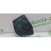 Заглушка захисту днища права Skoda Superb 2 3T0825962 Заглушка захисту днища права Skoda Superb 2 3T0825962