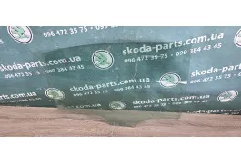 Скло дверей заднє праве Skoda Superb