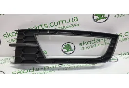Решітка заглушка протитуманної фари лівої Skoda Octavia A7  до рестайл 5E0807691