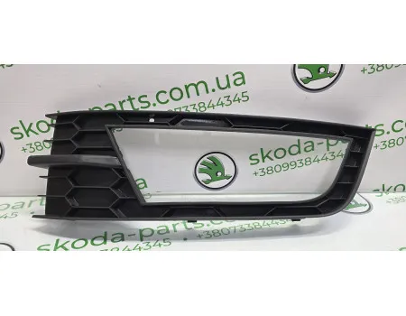 Решітка заглушка протитуманної фари лівої Skoda Octavia A7 до рестайл 5E0807691 Решітка заглушка протитуманної фари лівої Skoda Octavia A7 до рестайл 5E0807691