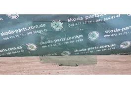 Скло дверей задніх правих Skoda Octavia III A7 універсал 5E9845206A