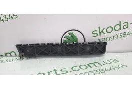 Направляюча бампера Skoda Fabia 6Y0807184C VAG (6Y0807184C)