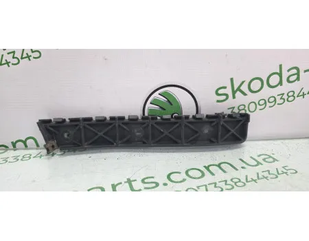 Направляюча бампера Skoda Fabia 6Y0807184C VAG (6Y0807184C) Направляюча бампера Skoda Fabia 6Y0807184C VAG (6Y0807184C)
