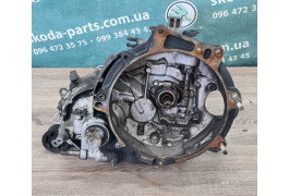 Коробка передач механічна 1.9 дизель Skoda Felicia VAG (002300040D)
