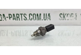 Датчик включення ліхтарів заднього ходу Skoda Fabia 1.4 8кл VAG (002945415D)