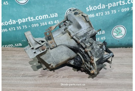 Коробка передач кпп Skoda Favorit 1.3 бензин VAG (007149193)