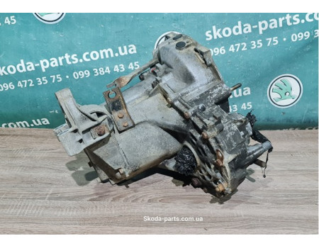 Коробка передач кпп Skoda Favorit 1.3 бензин VAG (007149193)