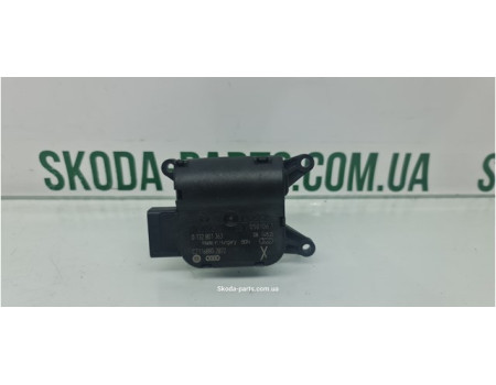 Двигун заслінки пічки Volkswagen Passat B6 VAG (0132801363)