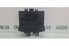 Блок управління коробкою передач автомат Skoda Octavia Tour 01M927733MK вживаний VAG (01M927733MK)
