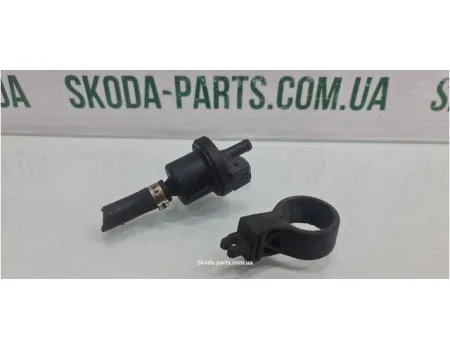 Клапан вентиляції газів паливного баку Skoda Felicia вживаний VAG (0280142310)