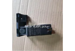 Реле свечей накала BOSCH (0281003038)