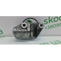 Кронштейн кріплення генератора Skoda Felicia VAG (031903143A)