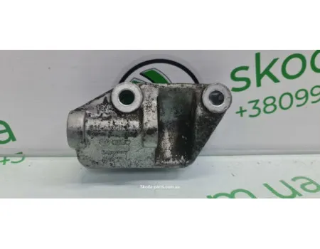 Кронштейн кріплення генератора Skoda Felicia VAG (031903143A)
