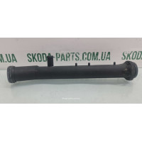 Трубка системи охолодження двигуна 1.4 бензин Skoda Fabia New VAG (032121065H)