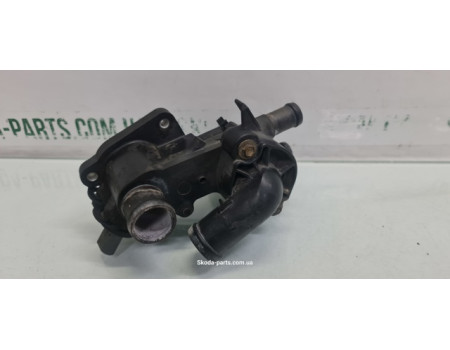 Корпус термостату Skoda Fabia VAG (032121111CG)