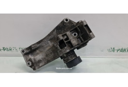 Кронштейн кріплення генератора Volkswagen Golf 4 VAG (032145169G)