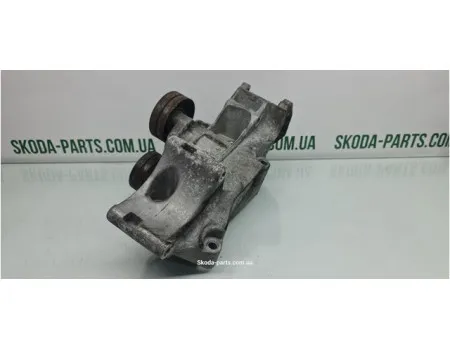 Кронштейн генератора 1.4 бензин Volkswagen Golf 4 VAG (032145169Q)