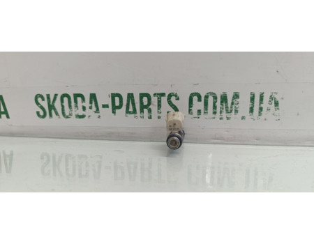 Форсунка паливна Skoda Fabia II 1.4 бензин 036031AH VAG (036031AH)