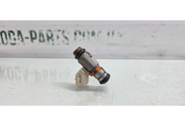 Форсунка вприску палива Skoda fabia II NEW VAG (036031C)