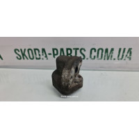 Кронштейн клапана EGR Skoda Fabia VAG (036131818A)