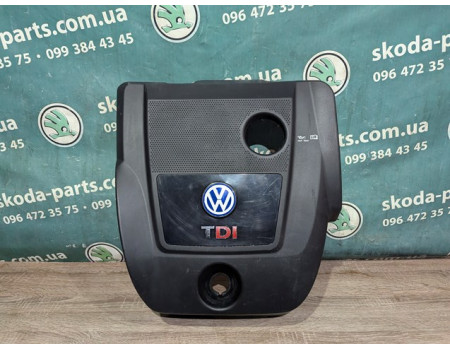 Кришка двигуна Volkswagen Bora 038103925AJ VAG (038103925AJ)