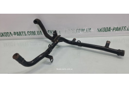 Трубка системи охолодження двигуна Skoda Octavia A5 VAG (038121065CT)