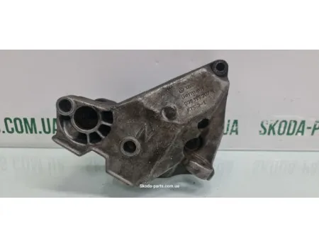 Кронштейн кріплення двигуна Volkswagen Bora вживаний VAG (038199207N)