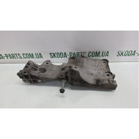 Кронштейн двигуна Skoda Superb 2 2.0TDI VAG (038803143AF)