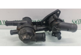 Корпус термостату 1.4TSI Skoda Octavia A5 03C121926AC вживаний VAG (03C121926AC)