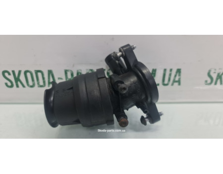 Патрубок турбіни вихлопних газів 1.4tsi Skoda Octavia A5 03C129656C вживаний VAG (03C129656C)