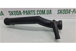 Патрубок системи охолодження двигуна Skoda Fabia New 03D121026F VAG (03D121026F)