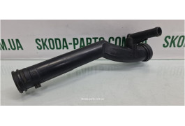 Патрубок системи охолодження двигуна Skoda Fabia New 03D121065B VAG (03D121065B)