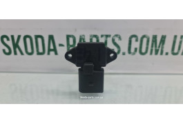Датчик тиску в пускному колекторі 1.4 MPI Skoda Fabia 03D908051 VAG (03D908051)