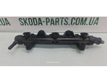 Паливна рейка 1.2 бензин Skoda Fabia New 03E133320A вживана VAG (03E133320A)