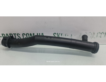 Патрубок системи охолодження двигуна 1.2tsi Skoda Octavia A5 03F121065A VAG (03F121065A)