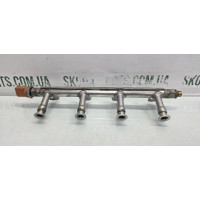 Паливна рампа з датчиком Skoda Octavia A5 1.2 TSI VAG (03F133320C)