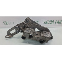 Кронштейн кріплення двигуна правий 1.2tsi Skoda Octavia A5 03F199275D VAG (03F199275D)