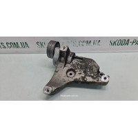 Кронштейн кріплення компресора кондиціонера 1.2tsi Skoda Octavia A5 03F260885 VAG (03F260885)