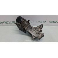 Кронштейн масляного фільтра 1.2tsi Skoda Octavia A5 03F903143H VAG (03F903143H)