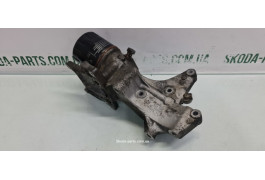 Кронштейн масляного фільтра 1.2tsi Skoda Octavia A5 03F903143H VAG (03F903143H)