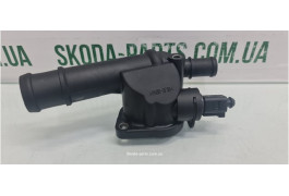 Фланець системи охолодження двигуна Volkswagen Passat B6 03G121132B вживаний VAG (03G121132B)