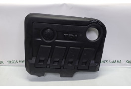 Декоративна кришка двигуна Skoda Superb 2 2.0 TDI з пошкодженням VAG (03L103925AA)