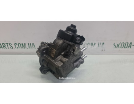 Паливний насос високого тиску (ТНВД) 2.0tdi Skoda Superb 2 VAG (03L130755D)