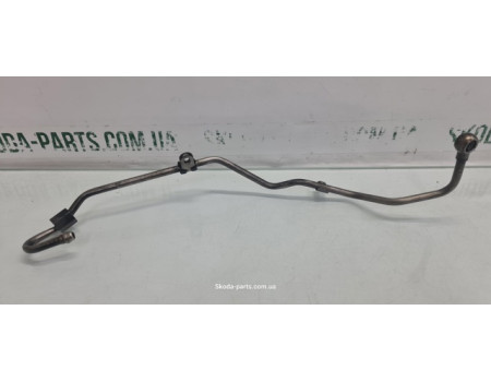 Трубка подачі масла до турбіни 2.0tdi Skoda Superb 2 03L145771AN VAG (03L145771AN)