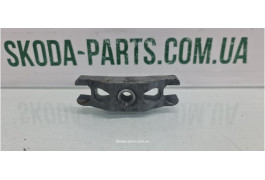 Скоба форсунки 1.6tdi Skoda Octavia A5 03L216 вживана VAG (03L216)